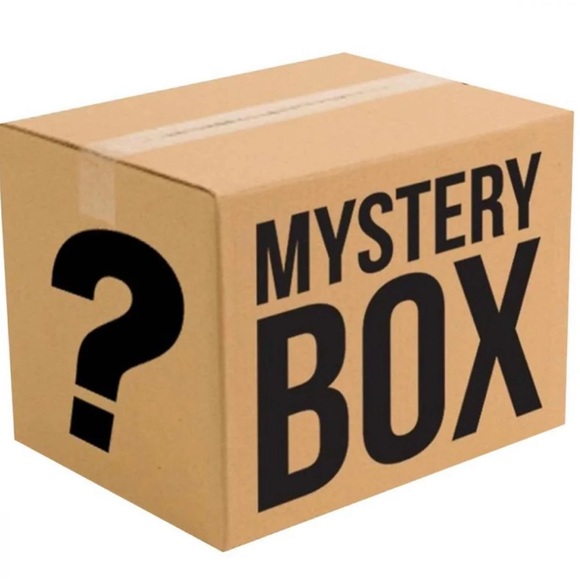 Mystert box of medium size clothes - Picture 1 of 1
